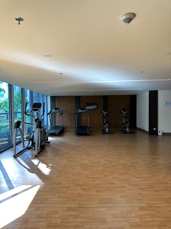 Fitness centrum a/nebo fitness zařízení v ubytování 81 Newport Blvd Cluster 4 Unit B 3rd flr by Rechelle Nunag