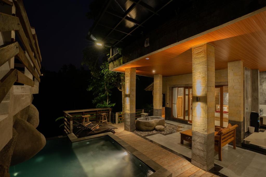 Bazén v ubytování Ubud Paras Villa nebo v jeho okolí