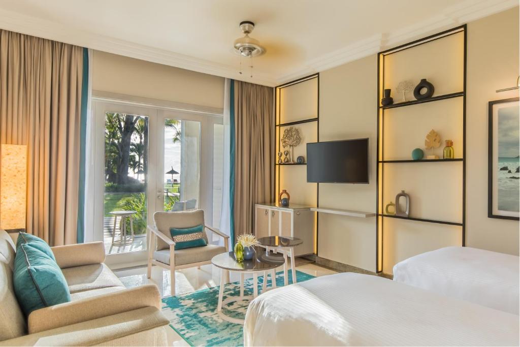 TV a/nebo společenská místnost v ubytování InterContinental Mauritius Resort Balaclava Fort by IHG
