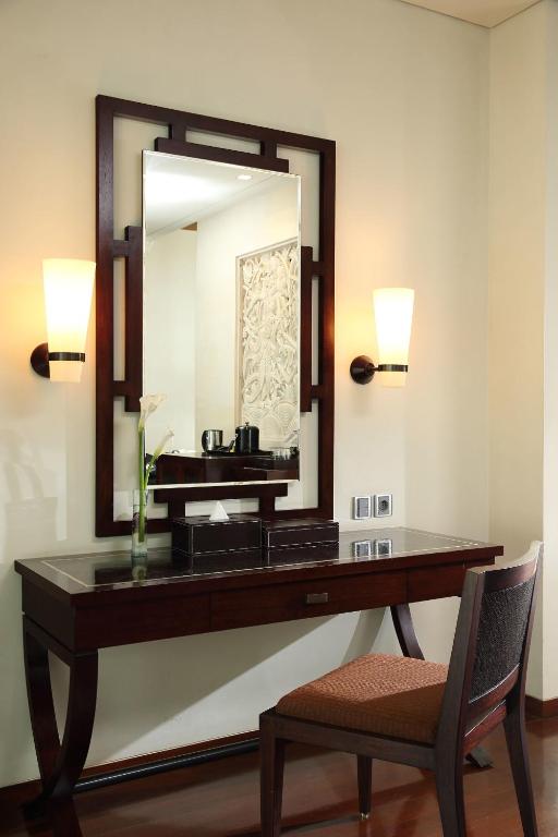 The Royal Santrian - 15