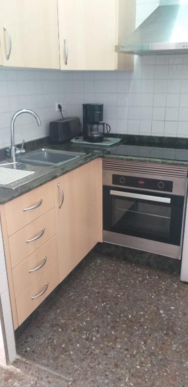 Kuchyň nebo kuchyňský kout v ubytování Appartement proche mer avec piscine