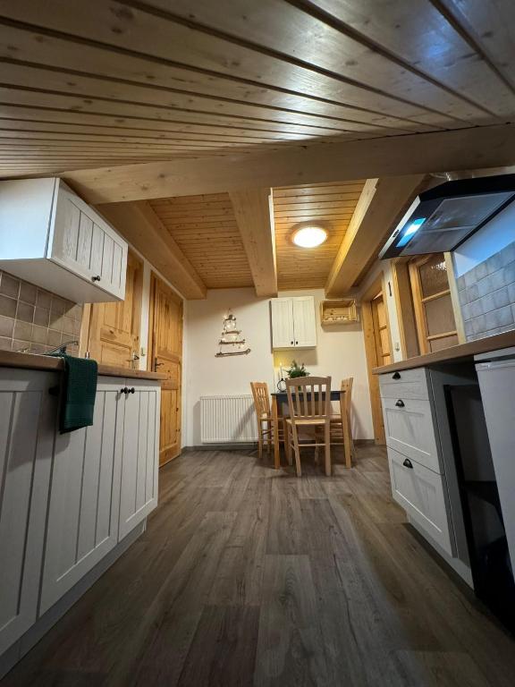 Kuchyň nebo kuchyňský kout v ubytování Apartmány Roudnice
