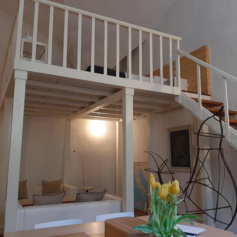 Palazzo Larioni dei Bardi - 19