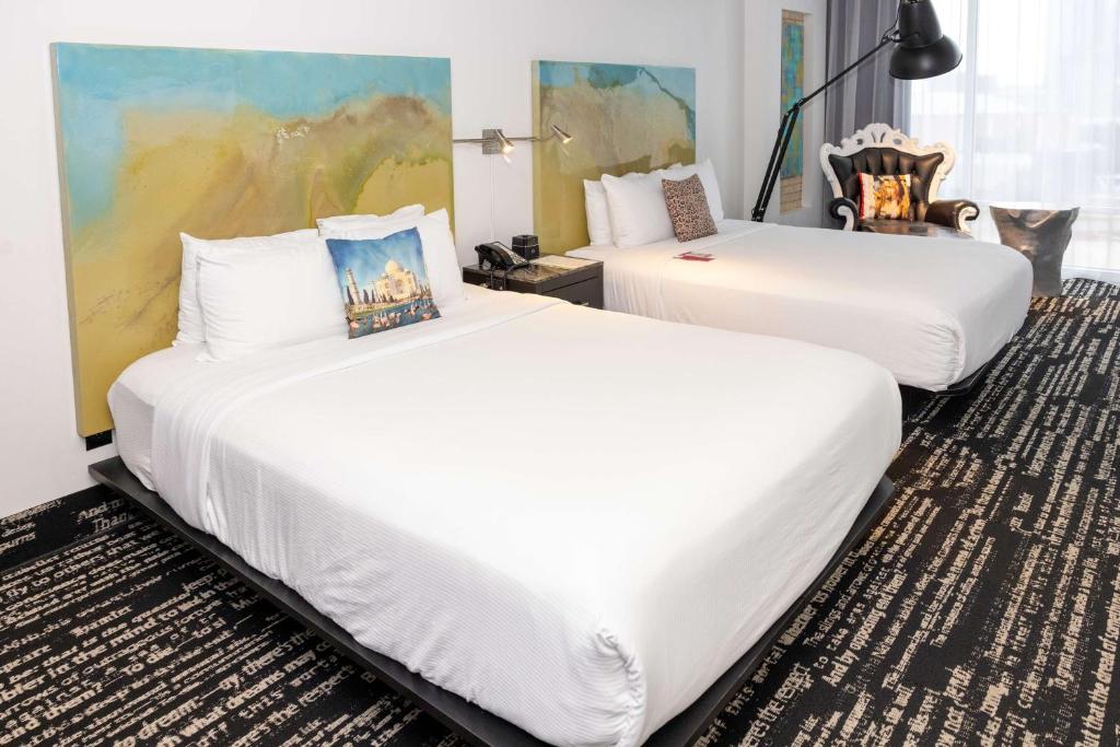 Lorenzo Hotel Dallas, Tapestry Collection by Hilton - Queen Room Met Twee Queensize Bedden - Gehoortoegang