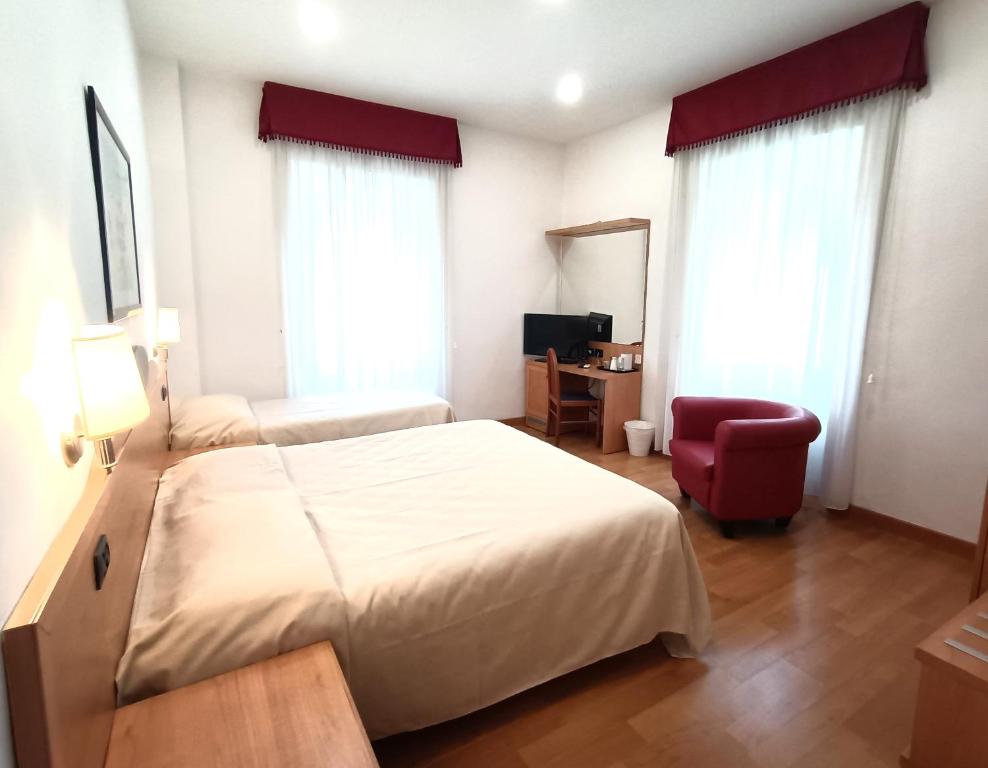 Hotel L'Isola - Standard Triple Room