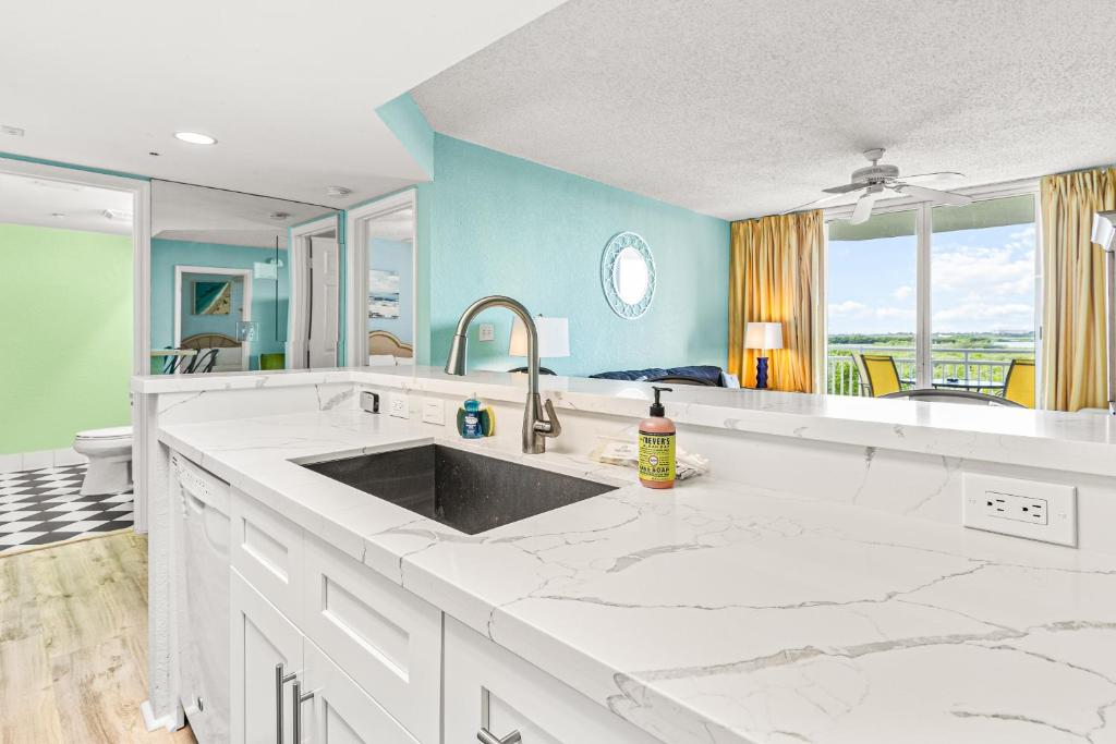 Fotografie z fotogalerie ubytování Sunrise Suites Barbados Suite #204 v destinaci Key West