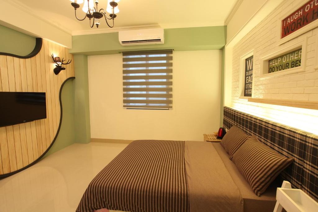 So Easy Inn - Deluxe Double Room