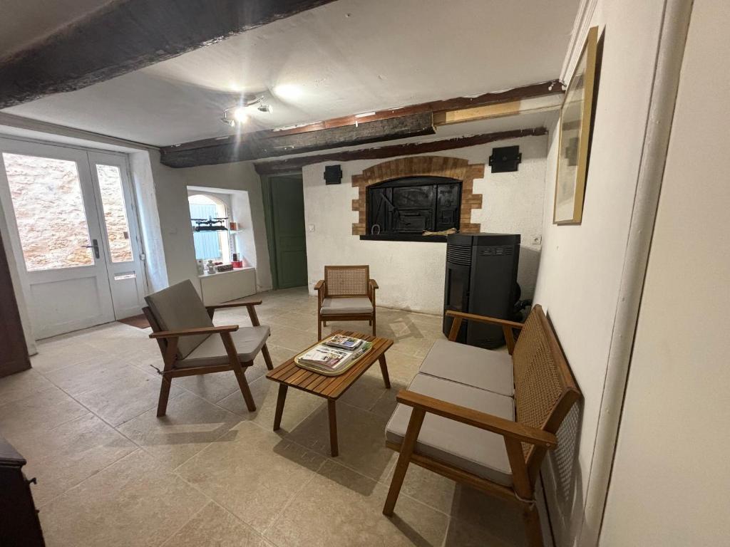 Le vieux Fournil - Three-Bedroom House