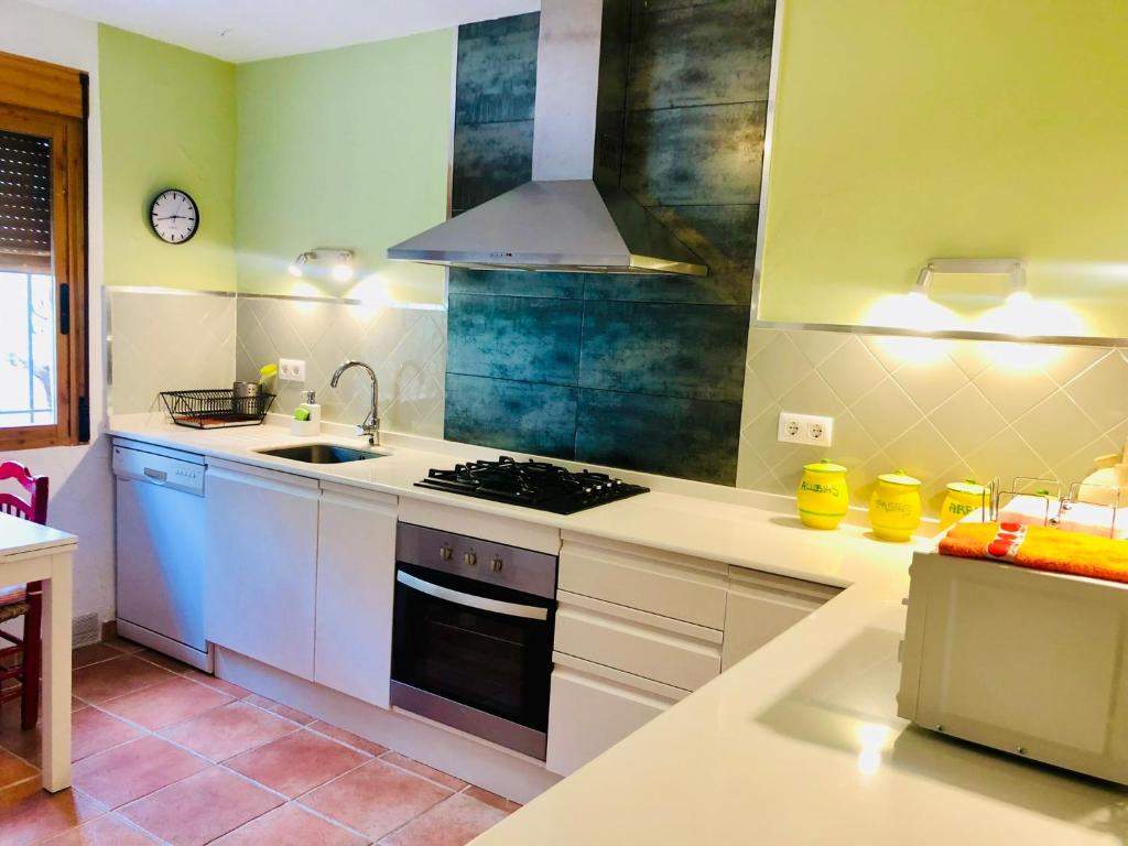 A kitchen or kitchenette at Nueva Cazorla Mirador Cerro del Escribano