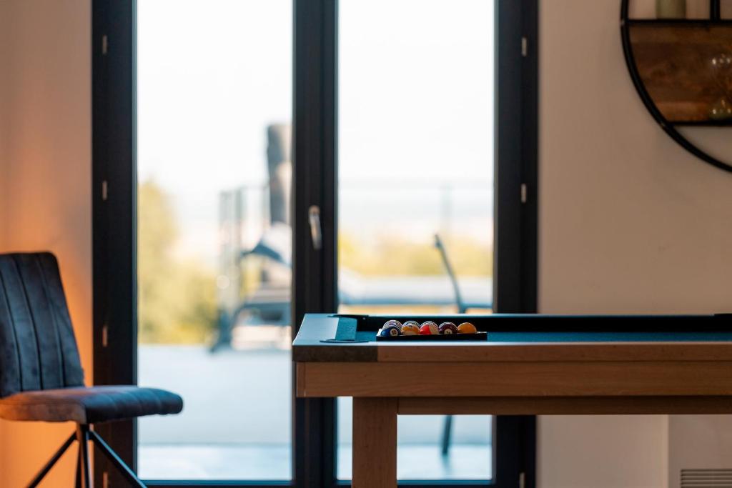 Biliár nebo kulečník v ubytování Mas Sureda - Evasion luxueuse avec vue panoramique