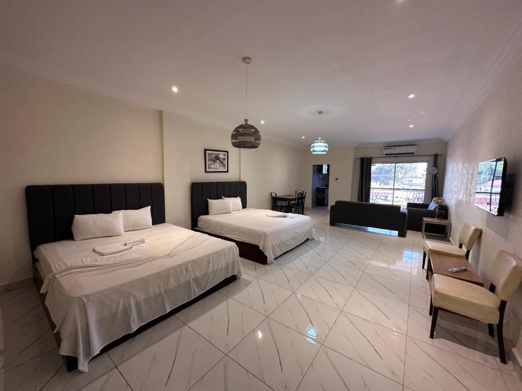 Apartments Plaza Hotel 2