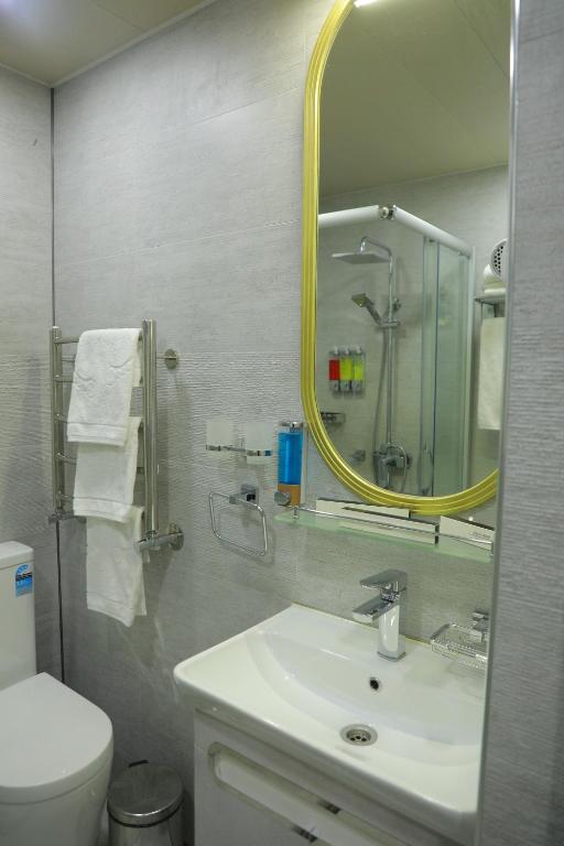 Human Hotel - Superior King Room