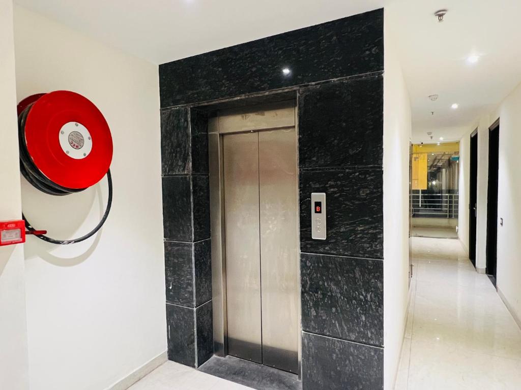 Blueberry Nest Zirakpur - Deluxe Double Room