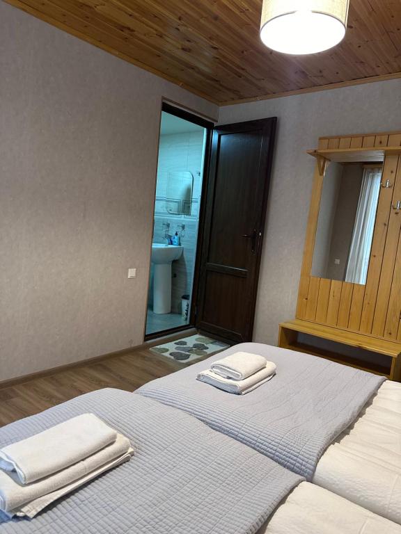 Llit o llits en una habitació de Bala's House