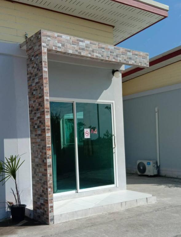 Fang Chayapa Hotel - Maison De Deux Chambres