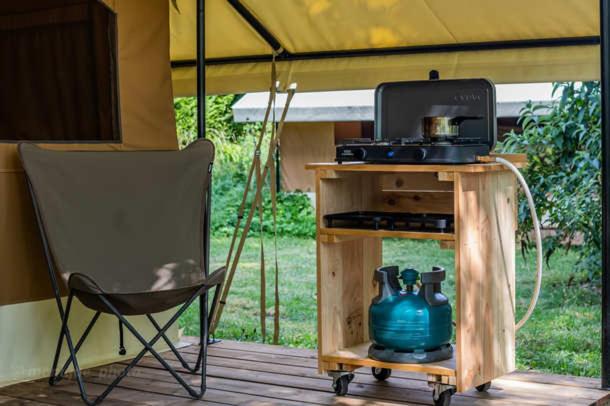 Kuchyň nebo kuchyňský kout v ubytování Camping Onlycamp du Rouergue