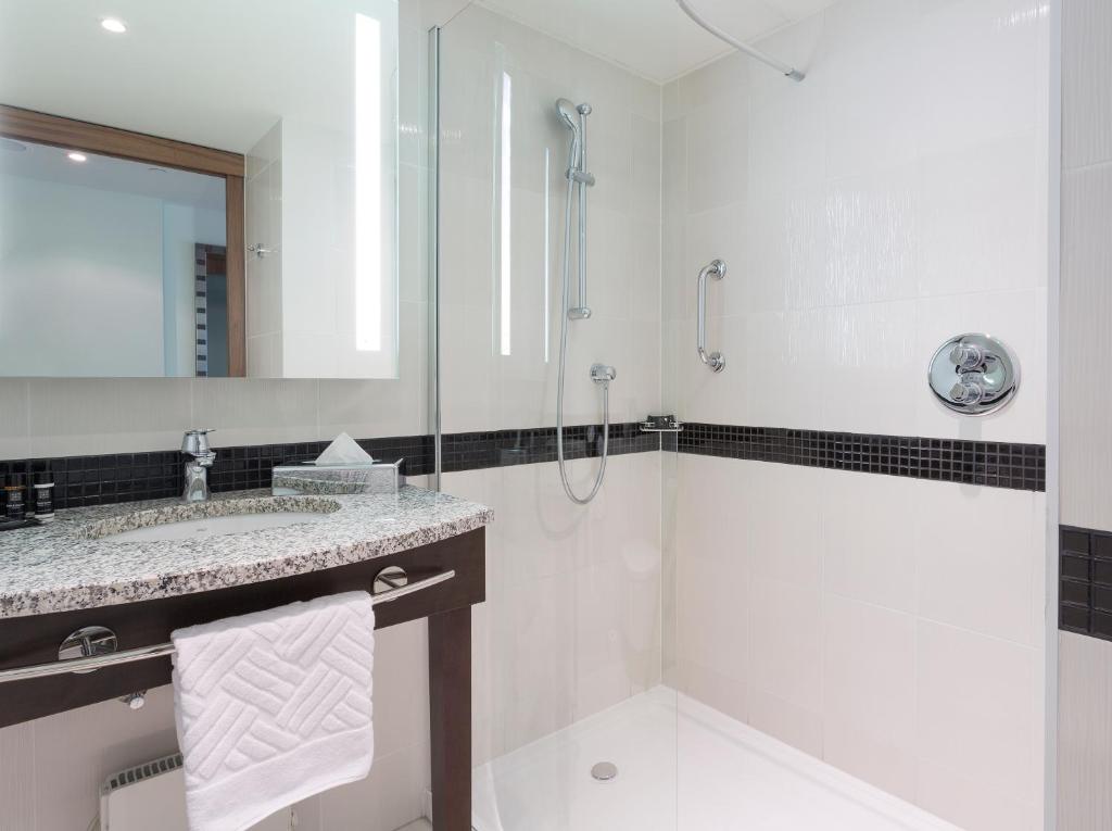 Hampton by Hilton Warsaw City Centre - Queen Room With City View - High Floor