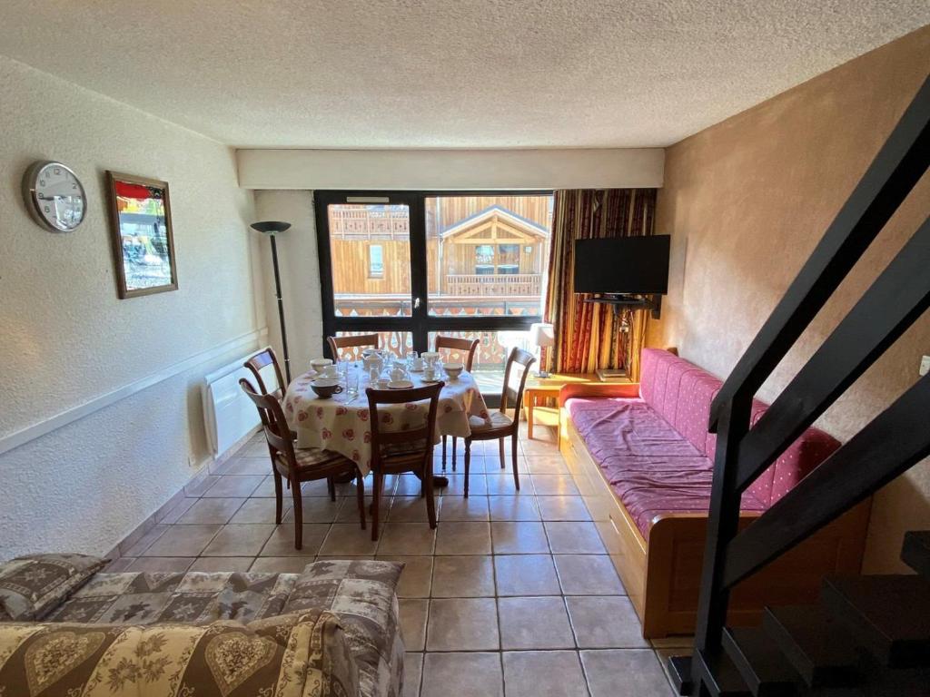 Photo de la galerie de l'établissement Duplex 6 personnes proche ski, balcon, parking, casier à ski - FR-1-516-3, à Les Deux Alpes