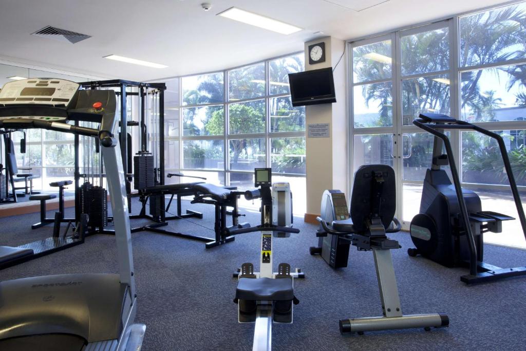 Fitness centrum a/nebo fitness zařízení v ubytování DoubleTree by Hilton Cairns