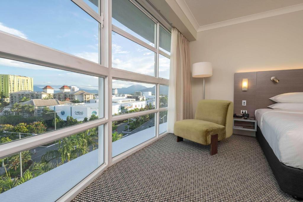 DoubleTree by Hilton Cairns - Resim 26