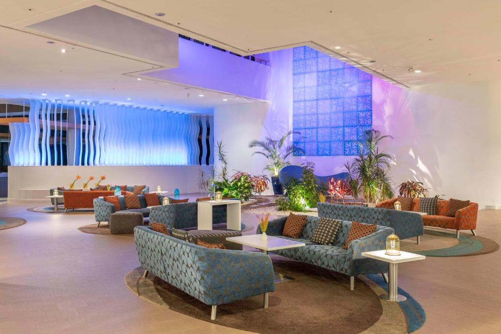 Posezení v ubytování Hilton Cairns