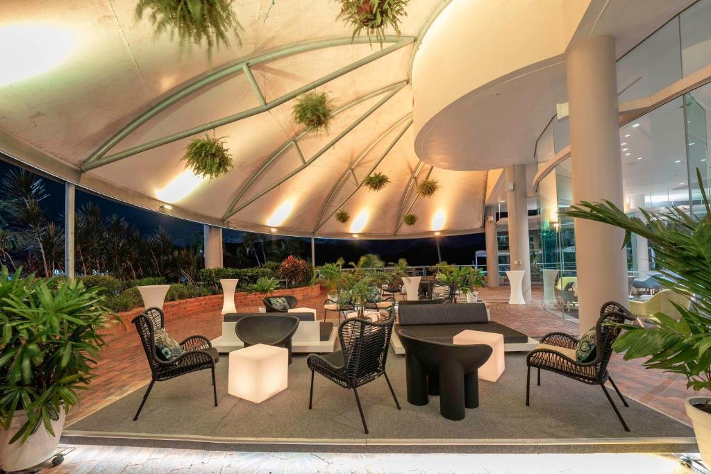 Posezení v ubytování Hilton Cairns