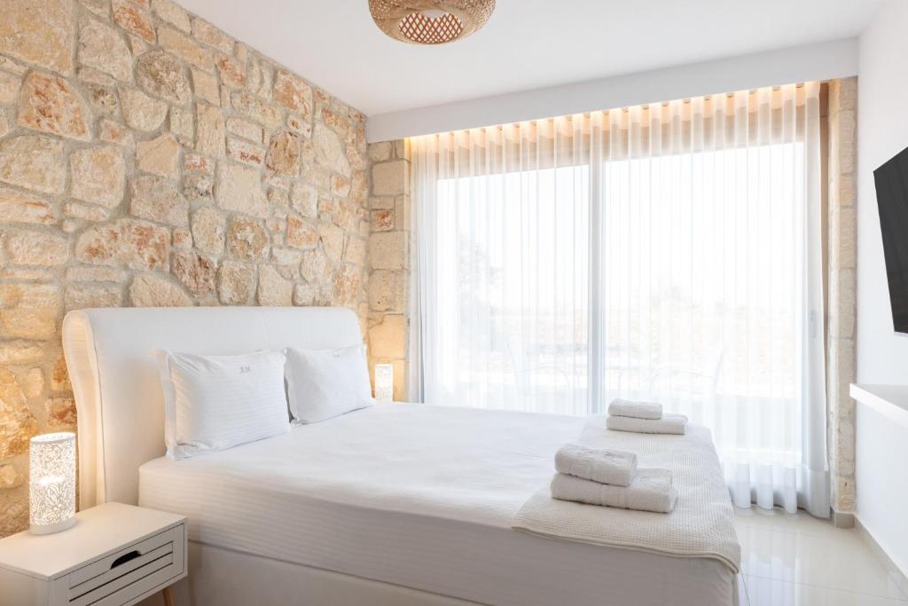 Anna Mare Luxury Apartments - Double Room With Balcony