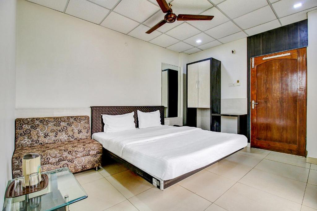 Postel nebo postele na pokoji v ubytování FabHotel Prime Manjeet