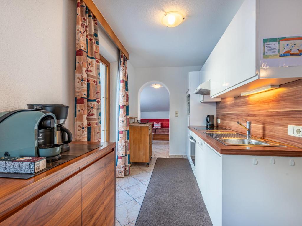Kuchyňa alebo kuchynka v ubytovaní Apartment Sailer-3 by Interhome