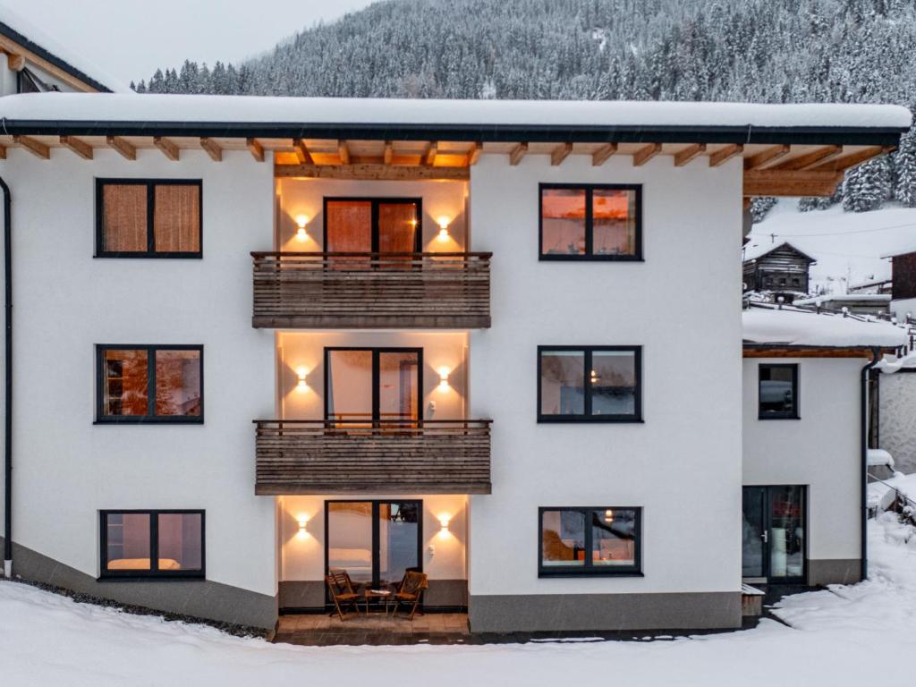 Apartment Martina-3 by Interhome v zime