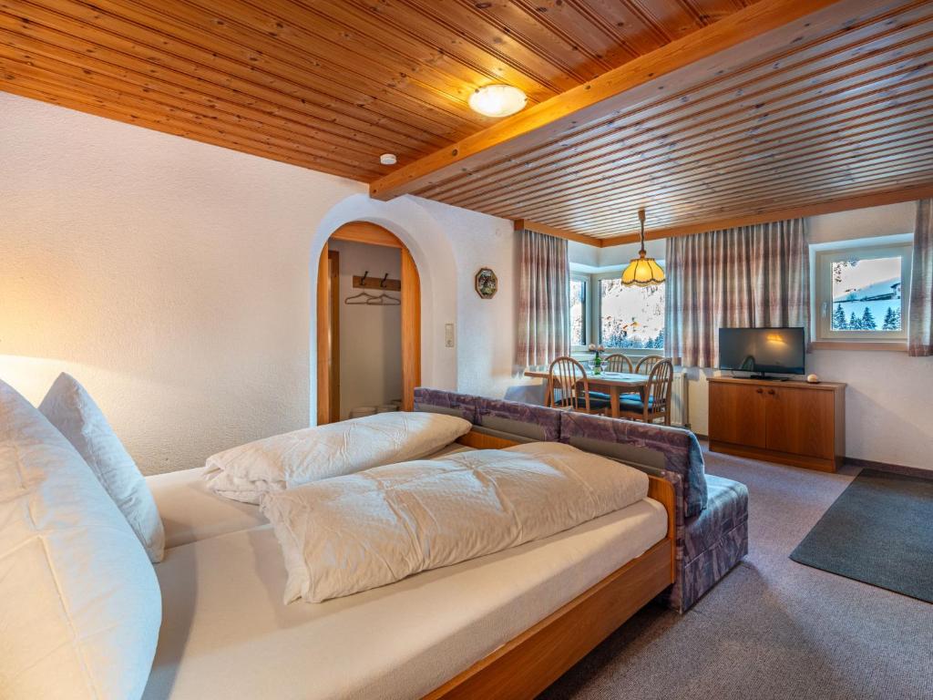 Posteľ alebo postele v izbe v ubytovaní Apartment Sailer-2 by Interhome