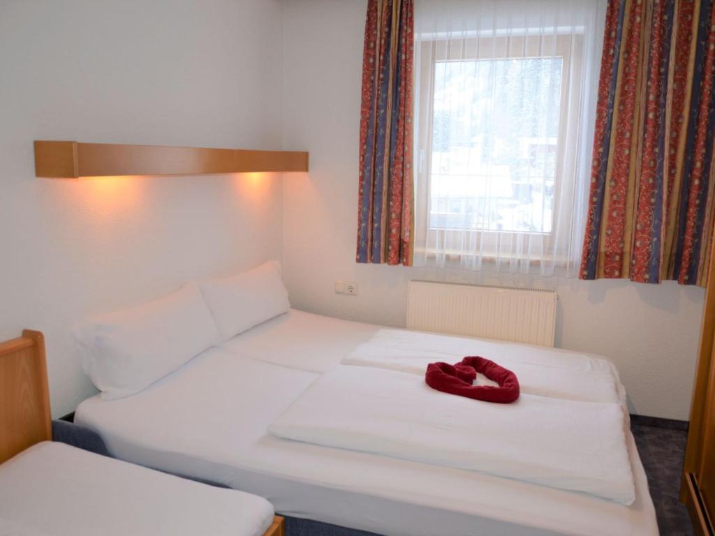 Postel nebo postele na pokoji v ubytování Apartment Elfriede-1 by Interhome