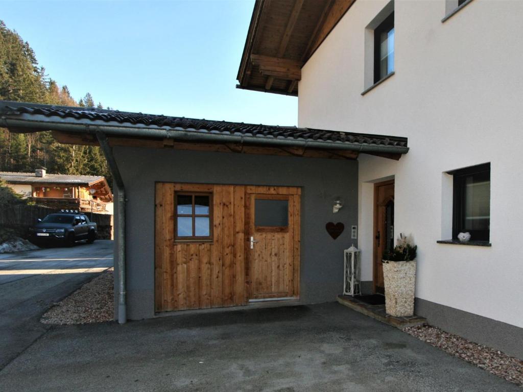 Budova, v ktorej sa apartmán nachádza