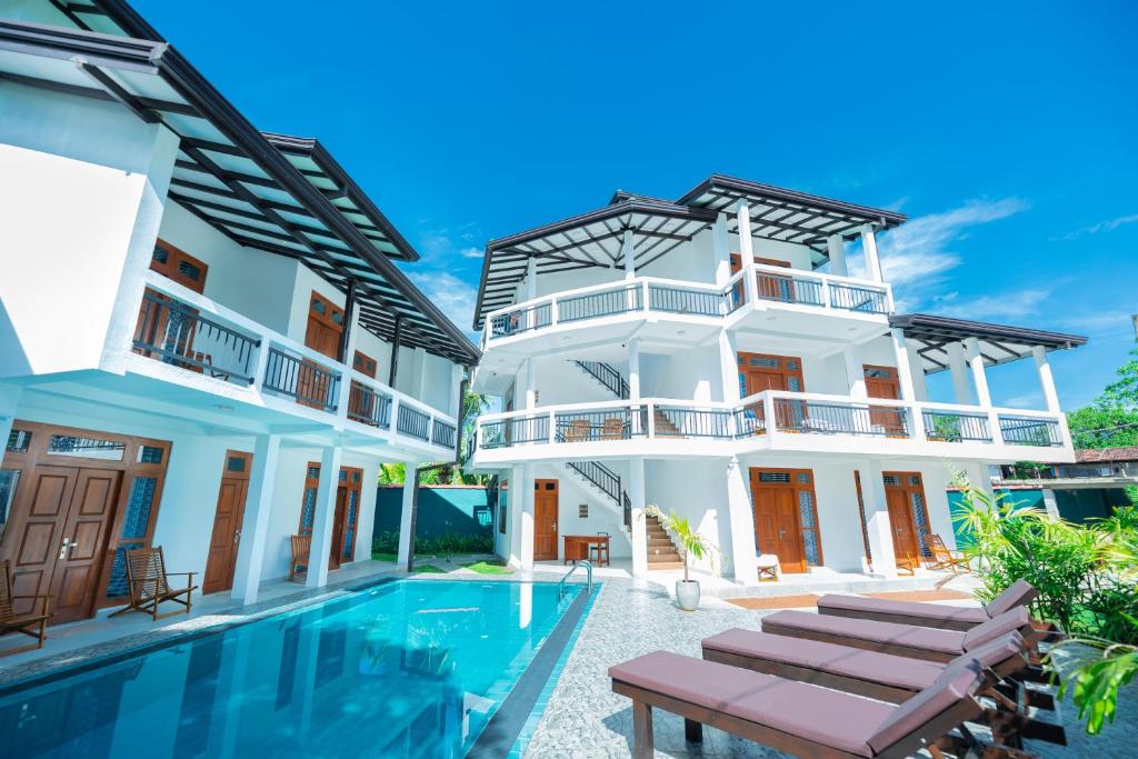 Bazén v ubytování Teya Beach Hotel nebo v jeho okolí