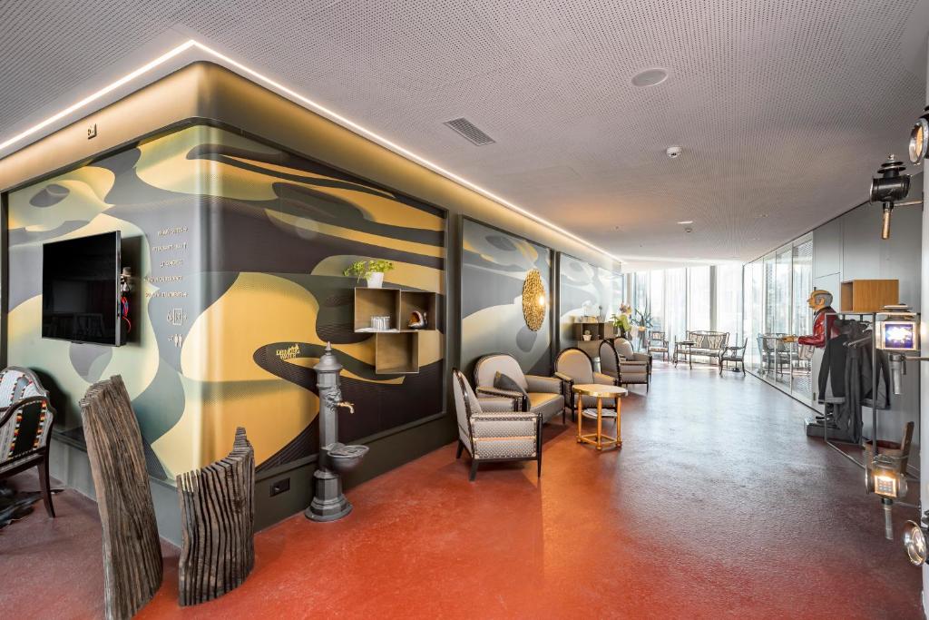 TV a/nebo společenská místnost v ubytování HIRSCHEN OBERKIRCH - Design Boutique Hotel