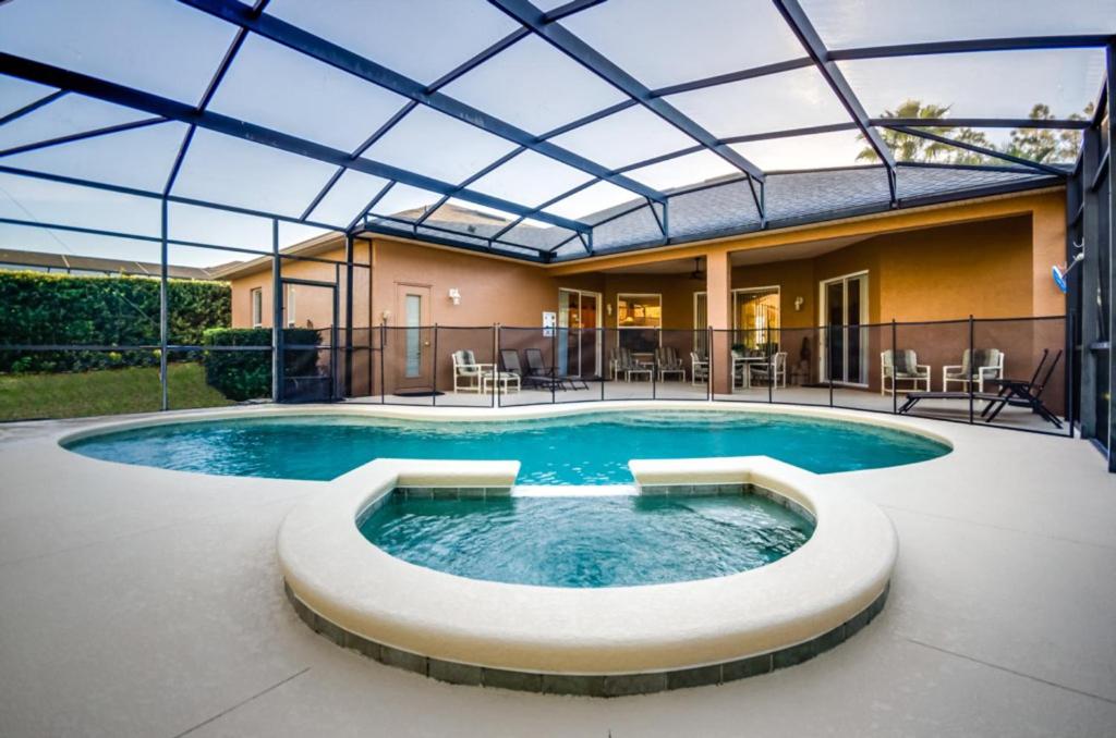 Wheelchair Accessible Vacation Rentals With Roll In Shower Florida Wheelchair accessible, roll in showers, pool hoist., Davenport (preços