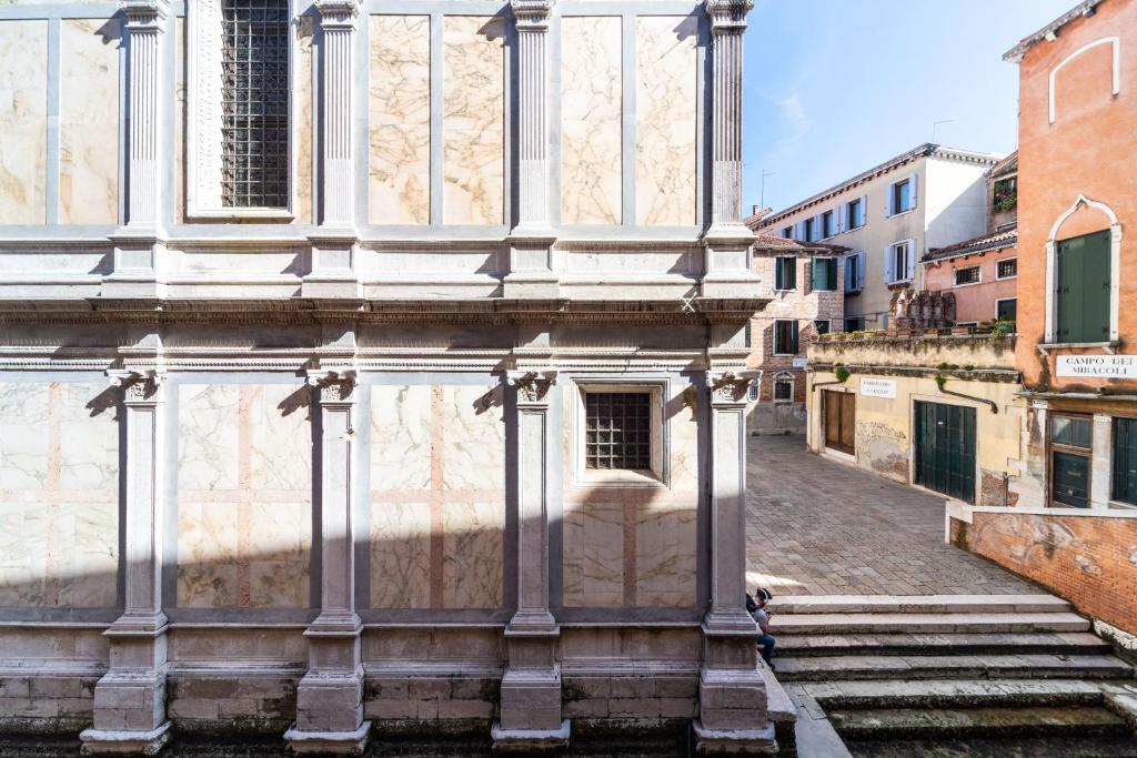 Palazzo Miracoli Apartments - 1