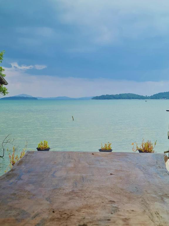 a view of a large body of water at Star house Seaview Lanta old town in Ko Por