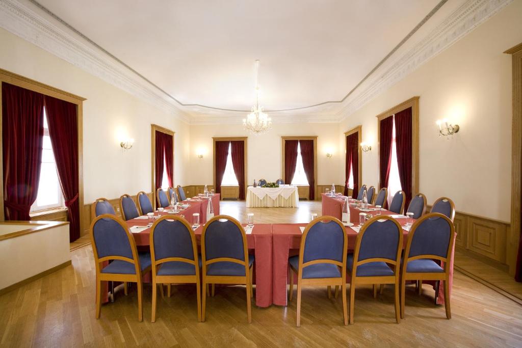 The business area and/or conference room at Aquila Atlantis Hotel