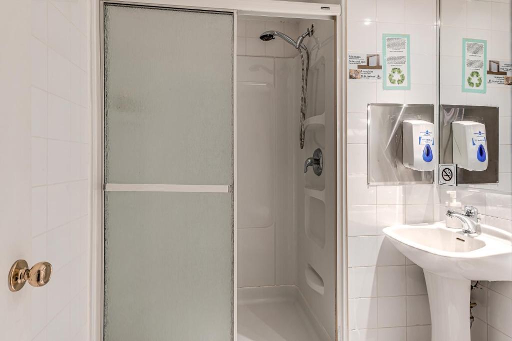 North House - Auberge La Chouette Hôtel Automatisé - Resim 12