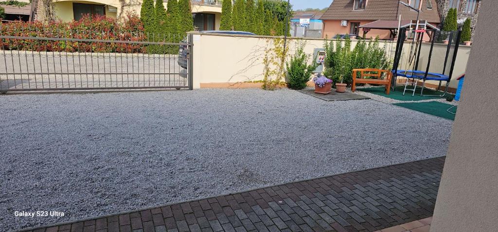 Φωτογραφία από το άλμπουμ του Apartmánový dom Flóra σε Velky Meder
