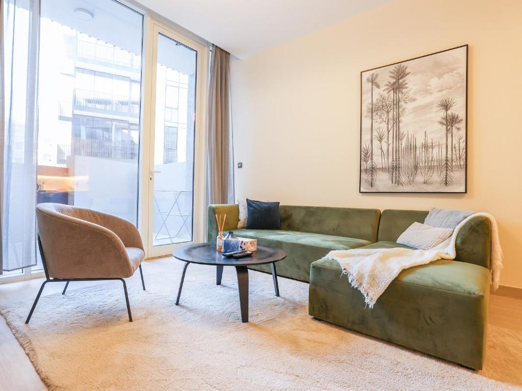 Posezení v ubytování Elite LUX Holiday Homes - Enchanting One Bedroom Apartment in Arjan, Dubai