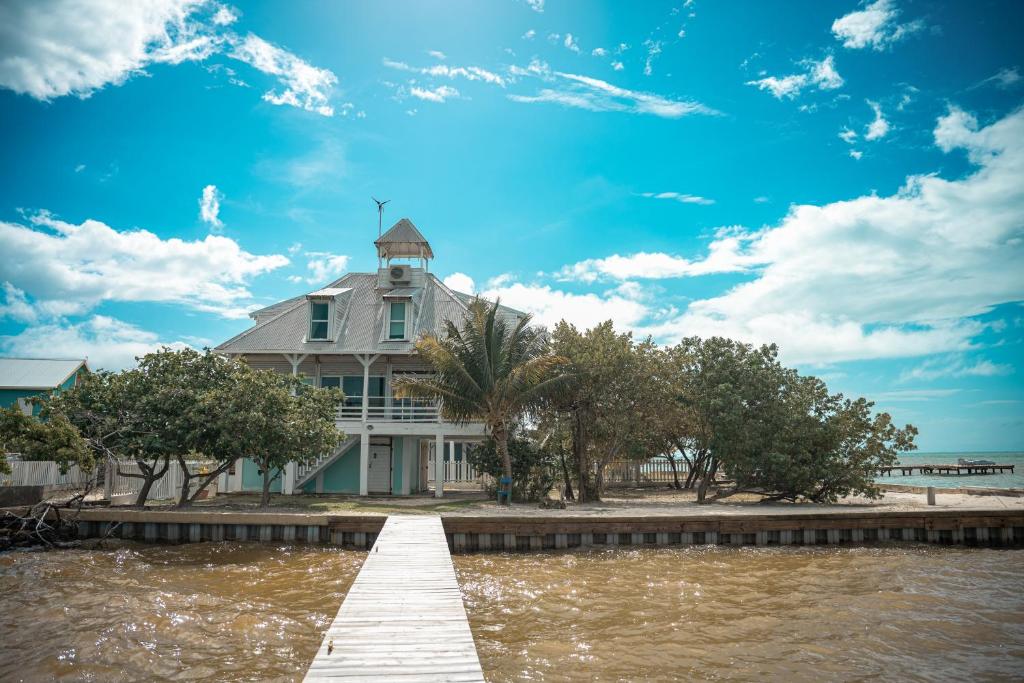 The Glass House, Caye Caulker (updated prices 2024)