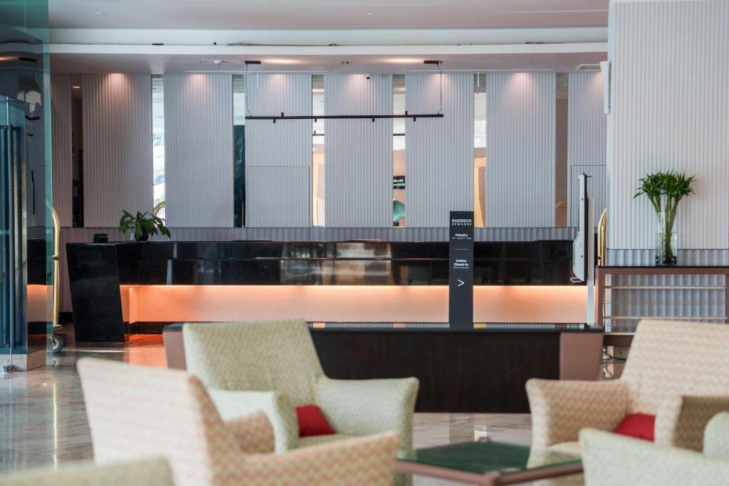 Posezení v ubytování Radisson Hotel Brunei Darussalam