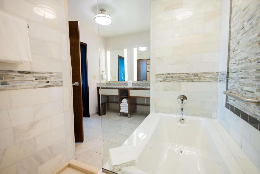 Drury Plaza Hotel Orlando - Disney Springs Area photo