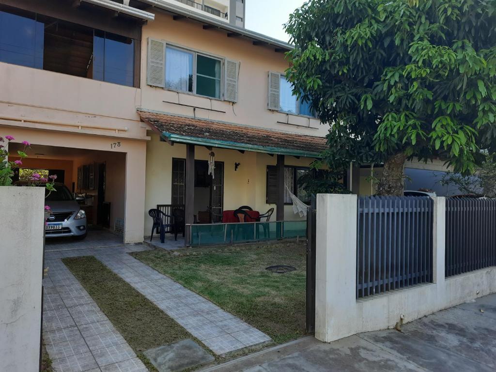 Sobrado 5 quartos