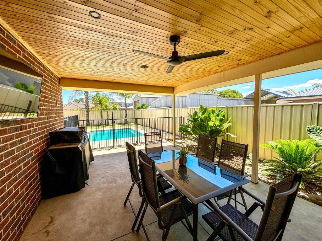 Woodlands Waterside Retreat, Yarrawonga (updated prices 2024)