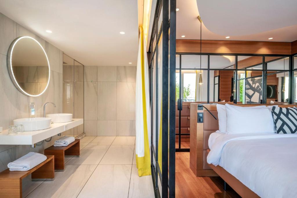 Renaissance Paris Republique Hotel & Spa - Resim 26