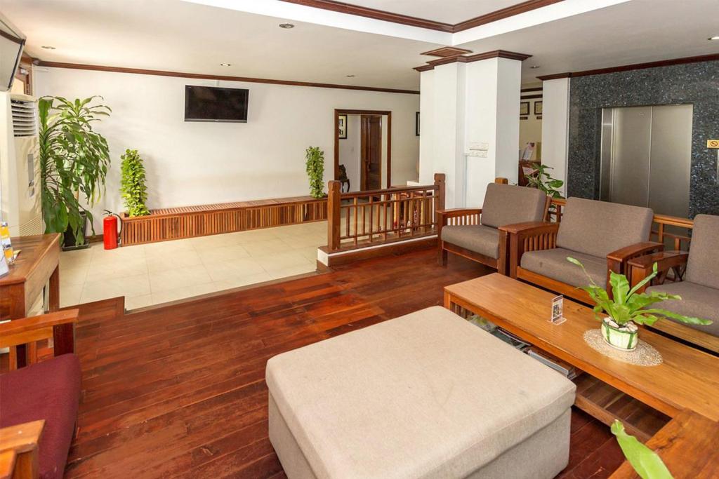 TV a/nebo společenská místnost v ubytování Cheathata CTA Hotel Siem Reap