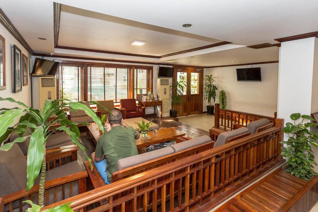 TV a/nebo společenská místnost v ubytování Cheathata CTA Hotel Siem Reap